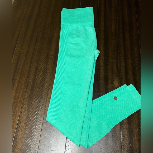 Love Fitness Apparel Seamless Leggings - Picture 11 of 12